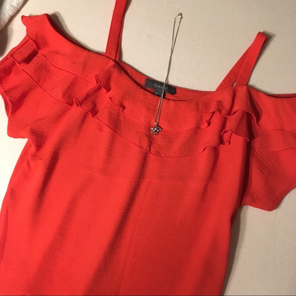 Gently Used- Open shoulder blouse